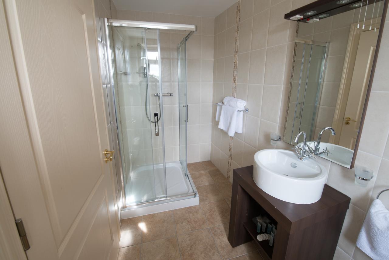Connemara Lake Hotel Oughterard Εξωτερικό φωτογραφία